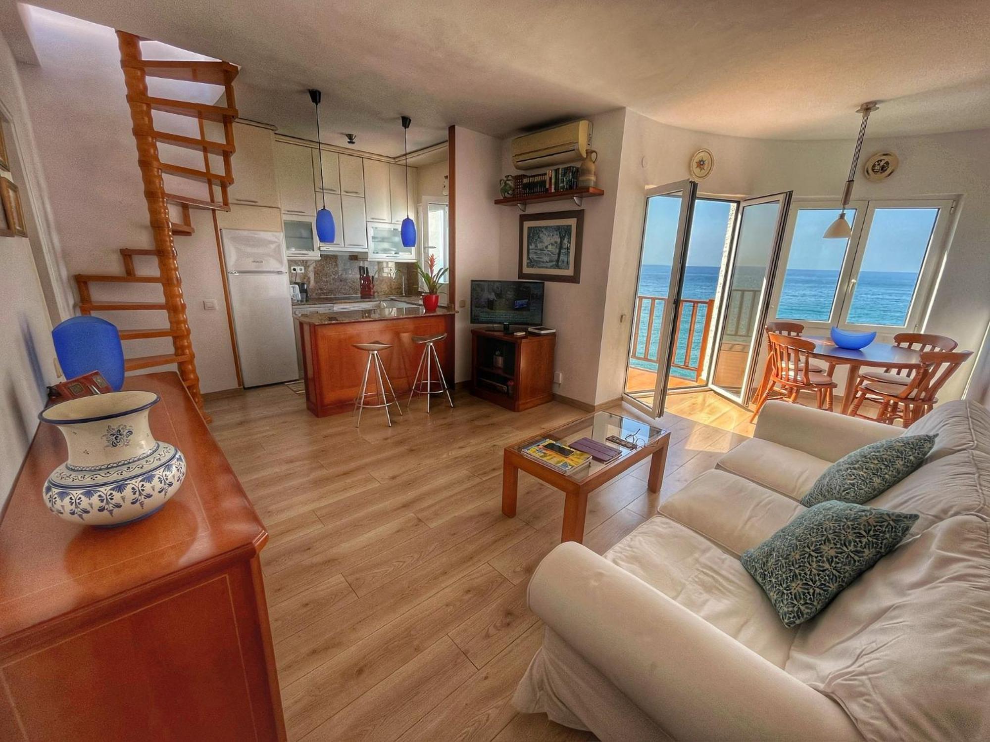 סיטגס Apartamento En Acantilado Con Wifi Y Aire Acondicionado מראה חיצוני תמונה
